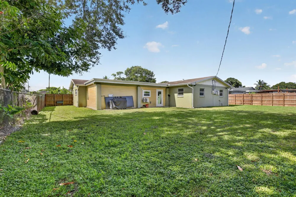 5301 SW 8TH COURT Plantation, FL 33317