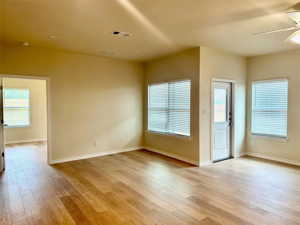 455 CR 306 #B Jarrell, TX 76537