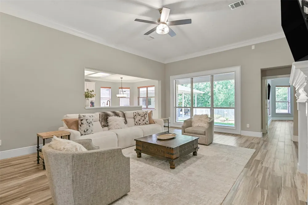 503 Shadywood Drive Friendswood, TX 77546