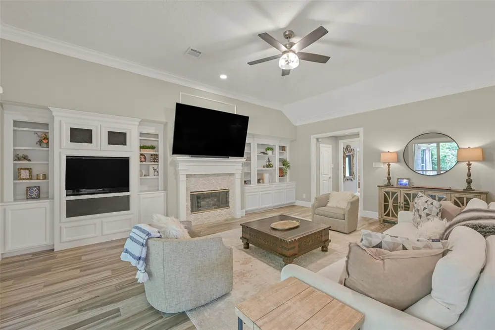 503 Shadywood Drive Friendswood, TX 77546