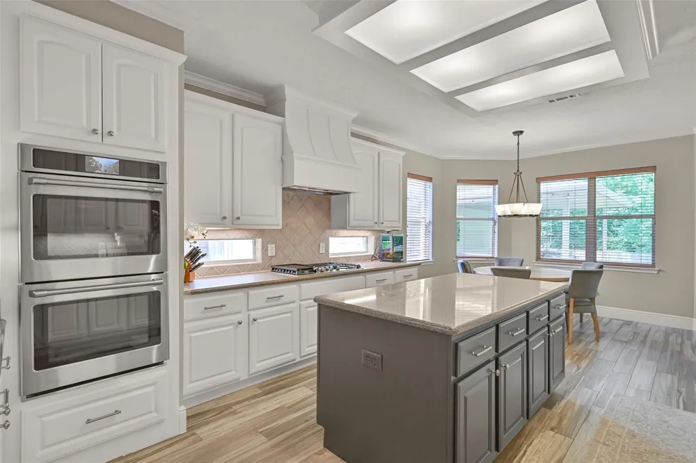 503 Shadywood Drive Friendswood, TX 77546