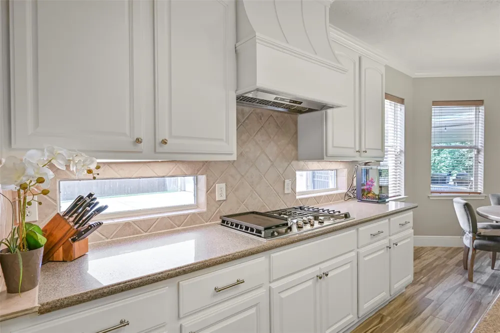 503 Shadywood Drive Friendswood, TX 77546