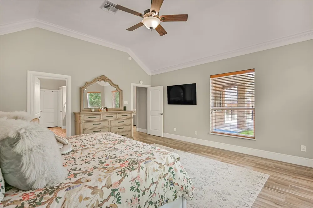 503 Shadywood Drive Friendswood, TX 77546
