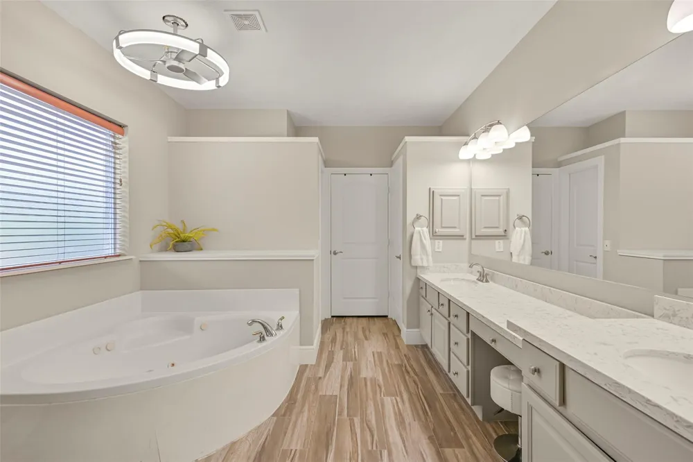 503 Shadywood Drive Friendswood, TX 77546