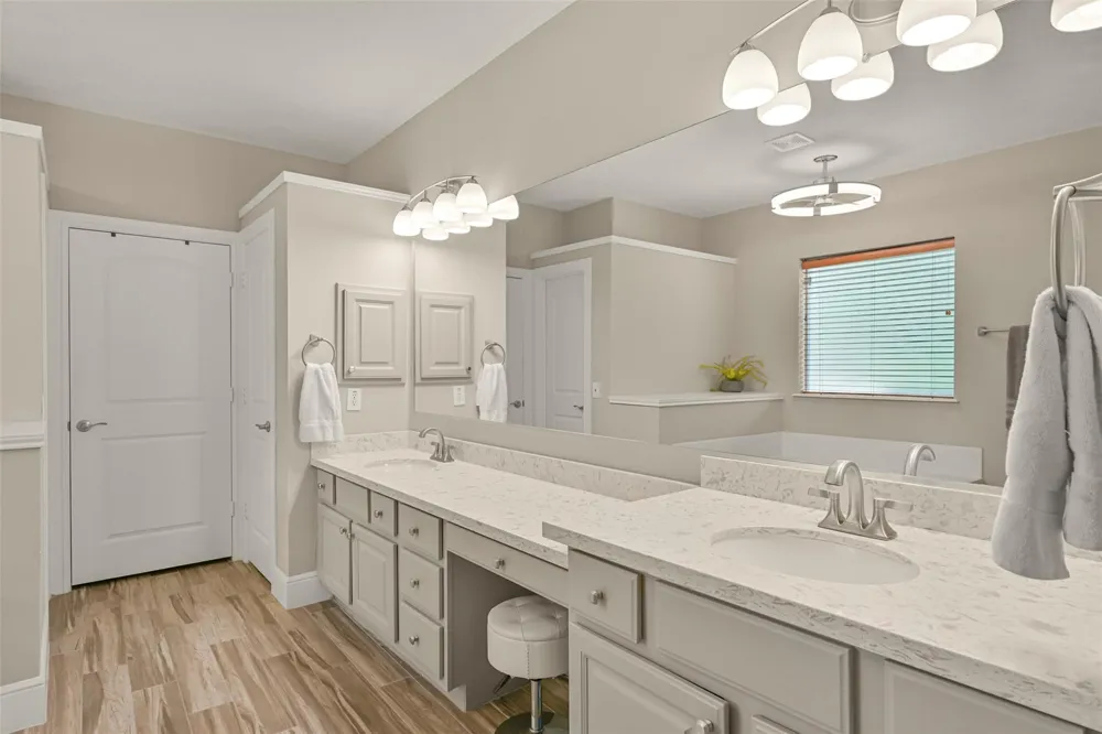 503 Shadywood Drive Friendswood, TX 77546
