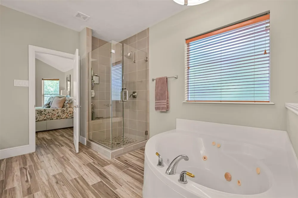 503 Shadywood Drive Friendswood, TX 77546