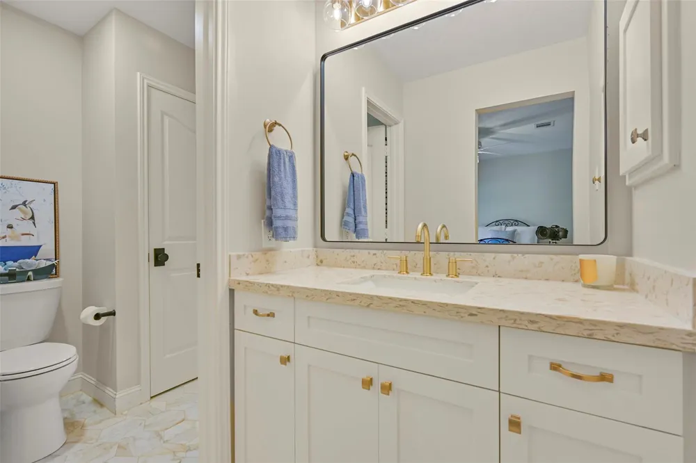 503 Shadywood Drive Friendswood, TX 77546