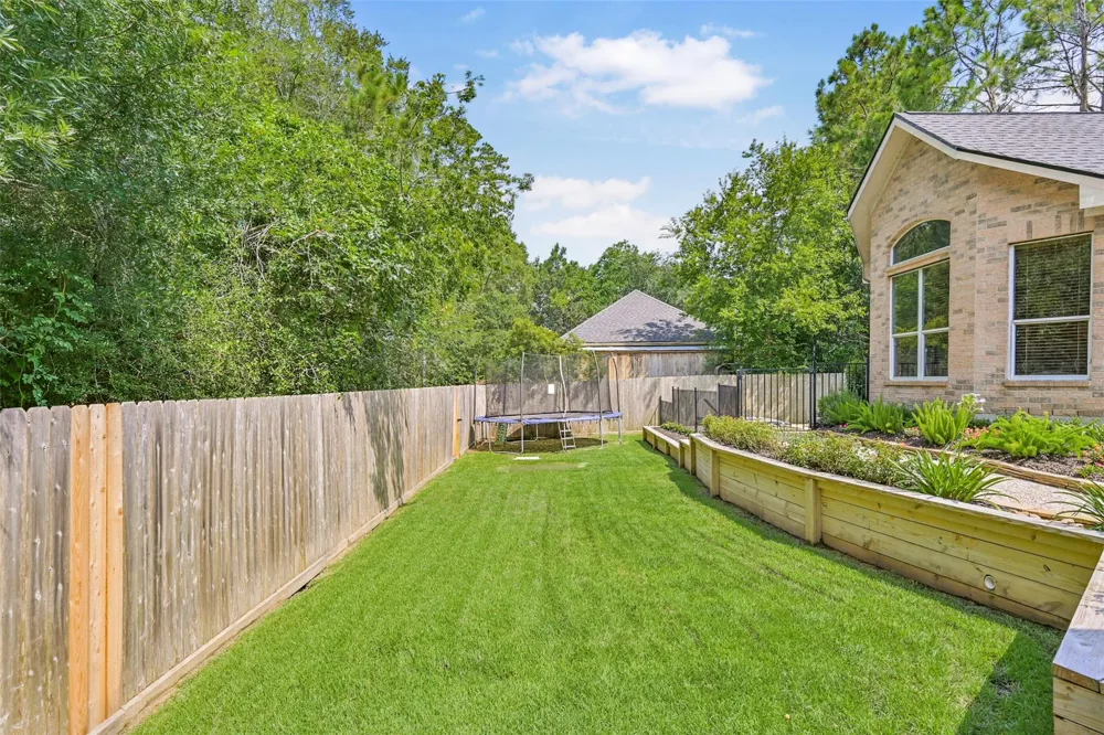 503 Shadywood Drive Friendswood, TX 77546