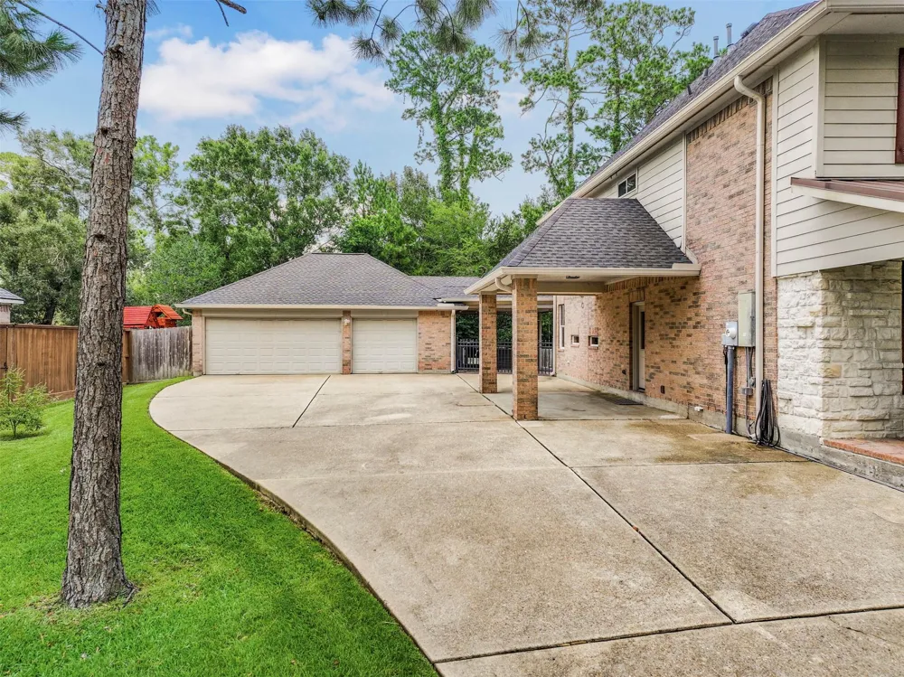 503 Shadywood Drive Friendswood, TX 77546