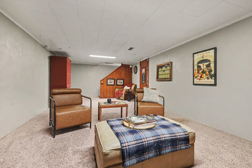 955 San Jose Drive SE East Grand Rapids, MI 49506
