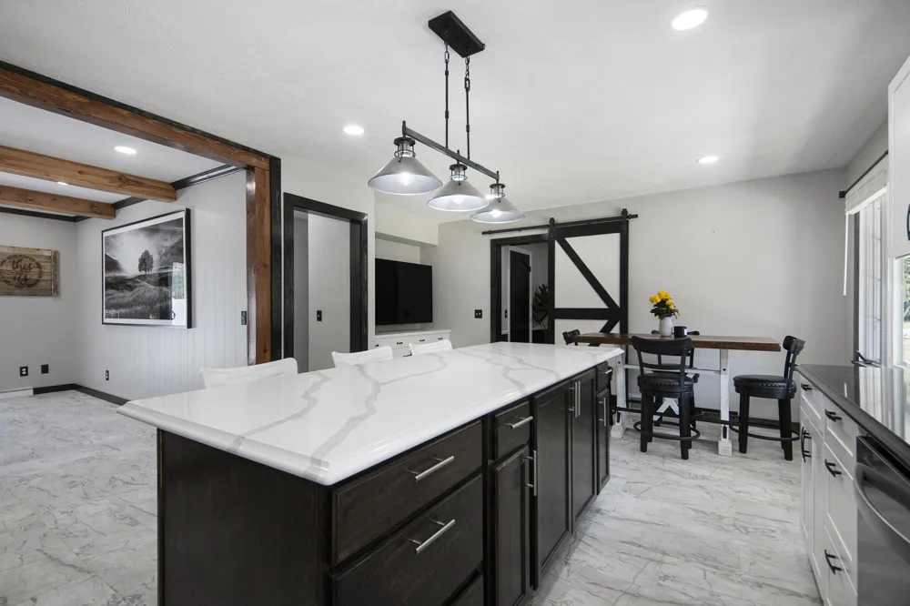 4085 Quainton Road Norton Shores, MI 49441
