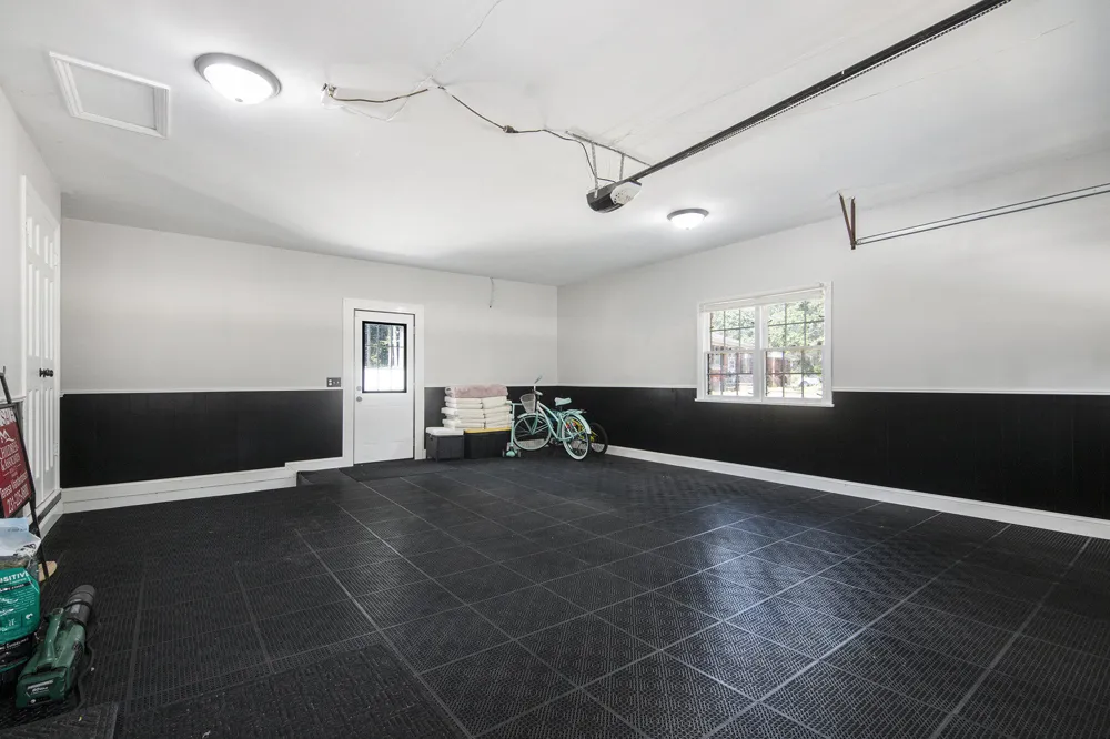 4085 Quainton Road Norton Shores, MI 49441