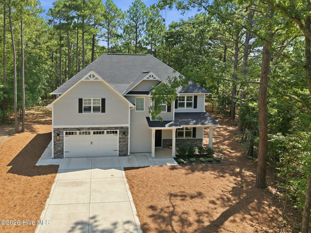 925 Cardinal Place Vass, NC 28394