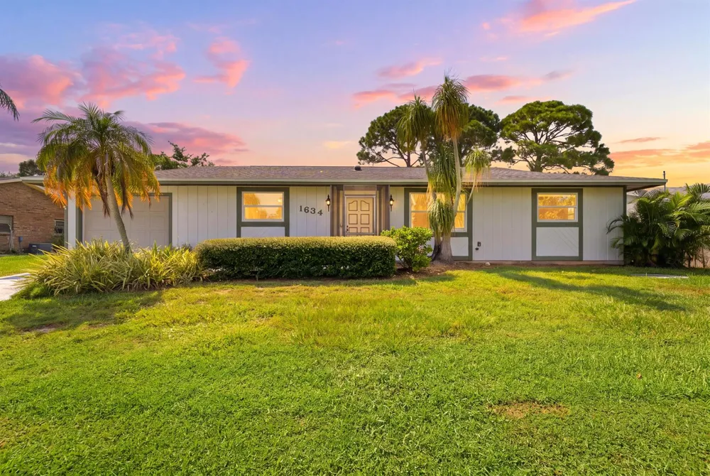 1634 SE CLEARMONT STREET Port St. Lucie, FL 34983