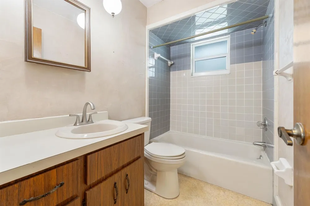 1634 SE CLEARMONT STREET Port St. Lucie, FL 34983