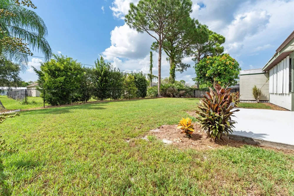 1634 SE CLEARMONT STREET Port St. Lucie, FL 34983