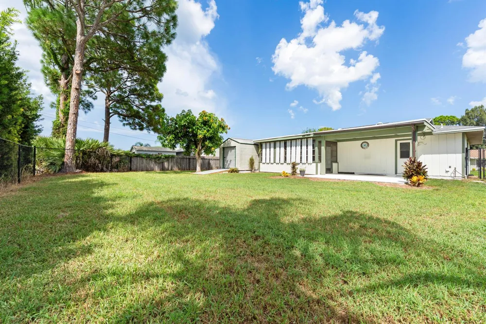 1634 SE CLEARMONT STREET Port St. Lucie, FL 34983