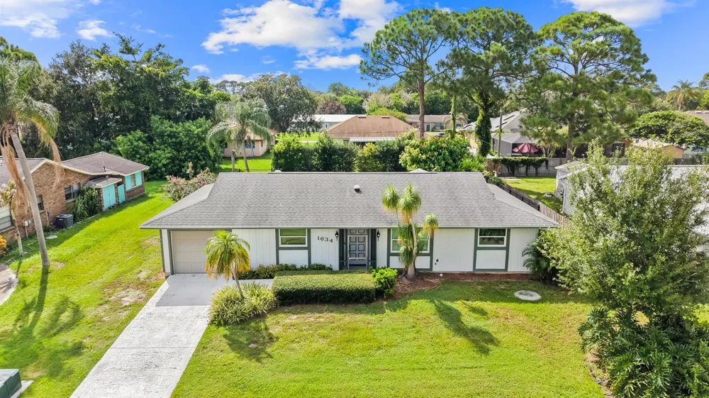 1634 SE CLEARMONT STREET Port St. Lucie, FL 34983