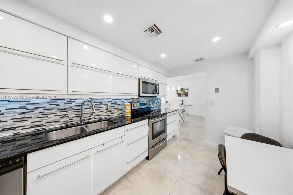 3901 S Ocean Dr #9J Hollywood, FL 33019