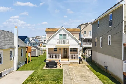 213 W 17th Avenue
