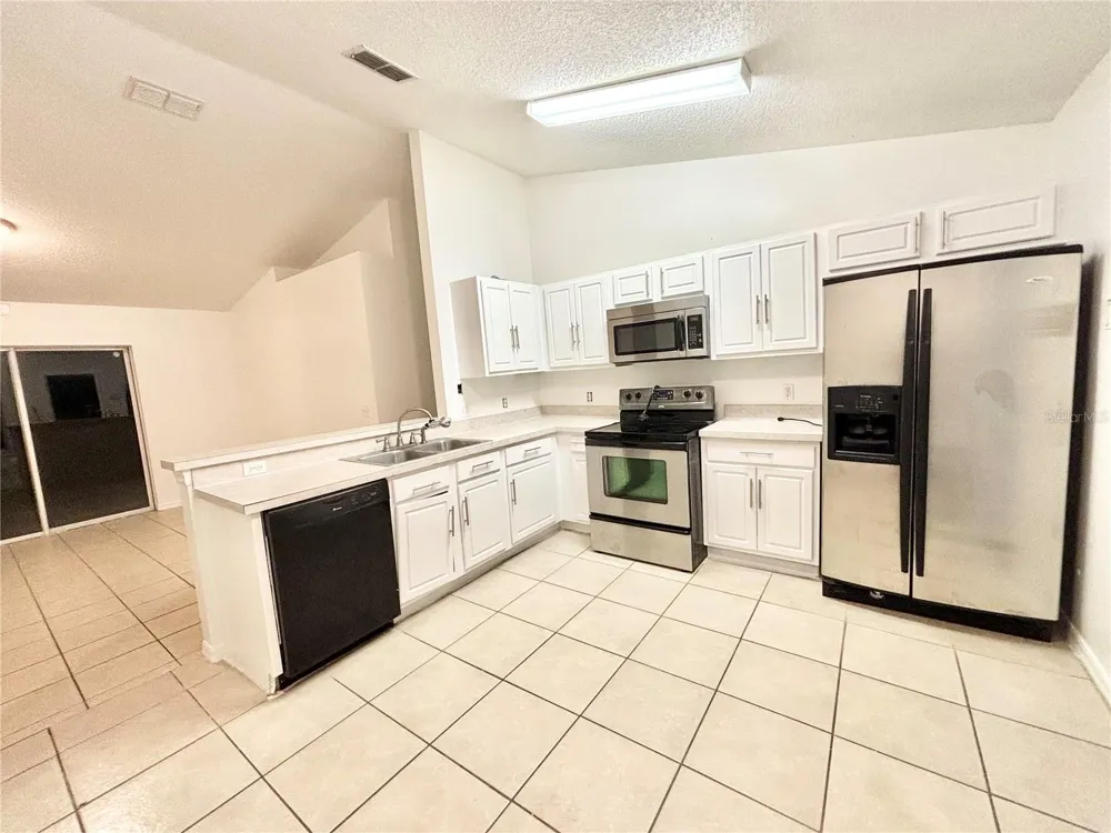 362 AYLESBURY COURT Kissimmee, FL 34758