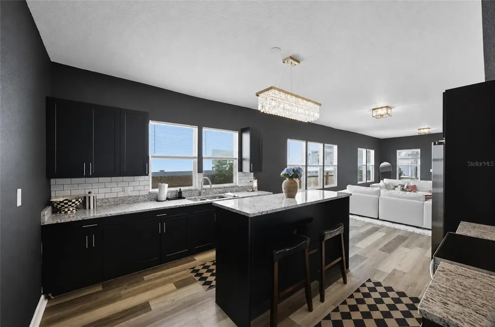 2132 W BEACH STREET Tampa, FL 33607