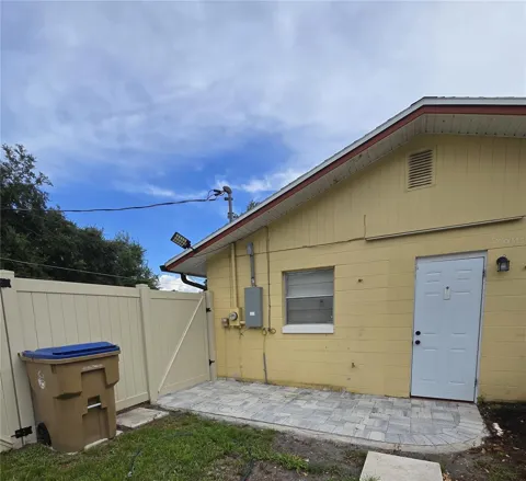 1190 PECAN STREET