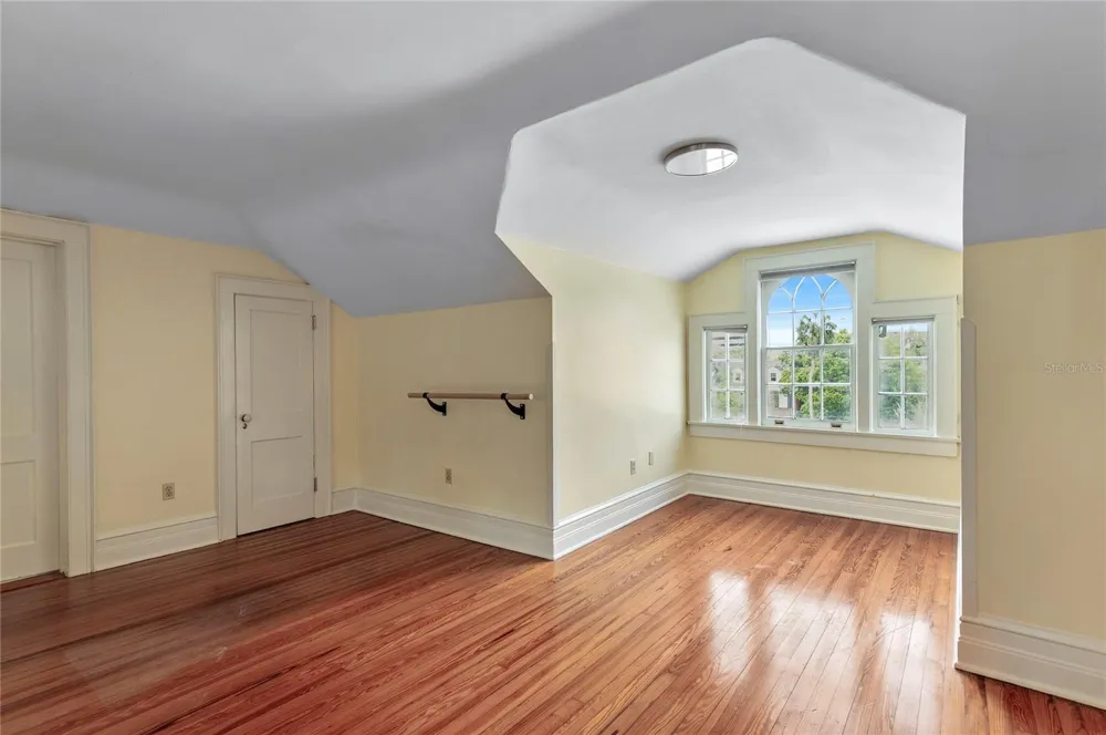 705 DELANEY AVENUE Orlando, FL 32801