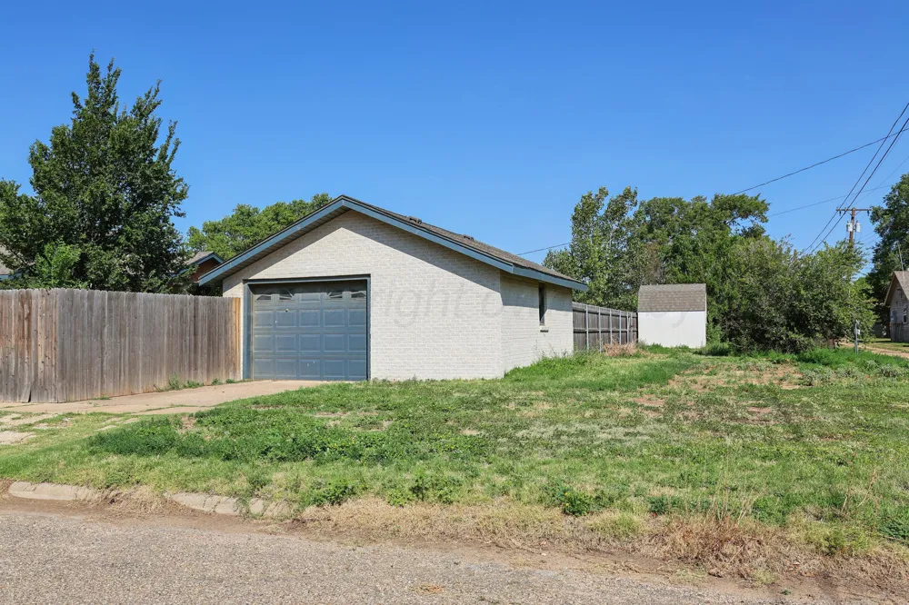 602 Main Street Stratford, TX 79084