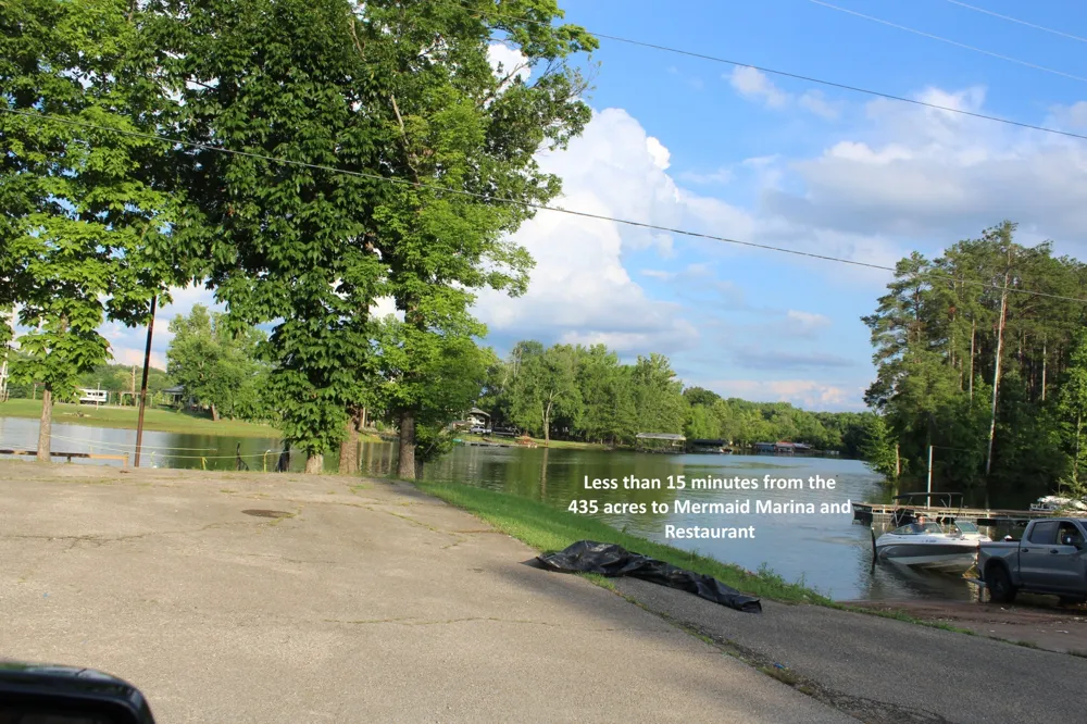 11517 Mt Carmel Rd Decaturville, TN 38329