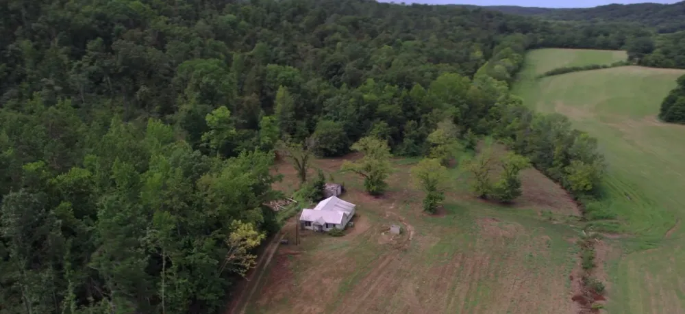 11517 Mt Carmel Rd Decaturville, TN 38329