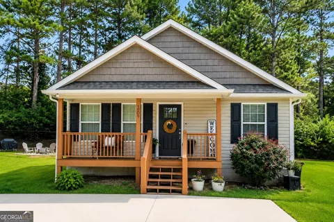 209 Roslyn CT