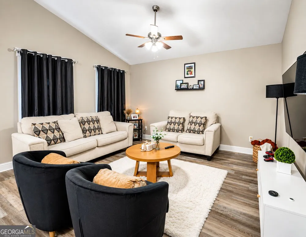 209 Roslyn CT Dalton, GA 30721
