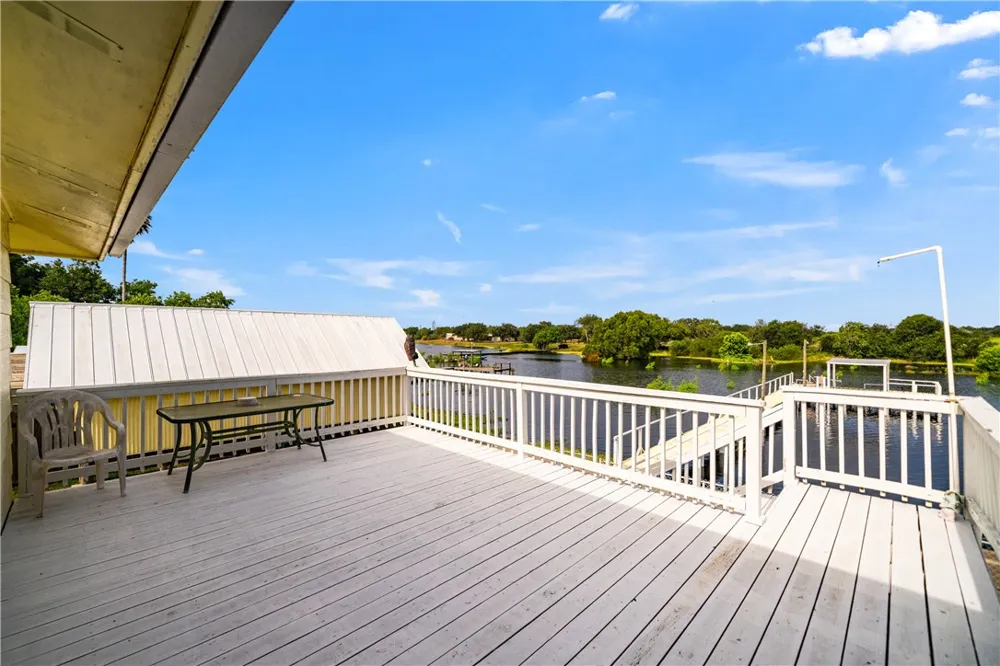 25065 Lakeshore Drive Mathis, TX 78368