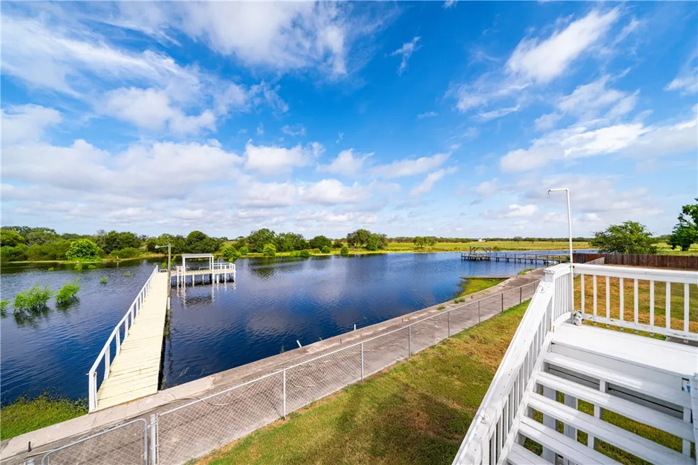 25065 Lakeshore Drive Mathis, TX 78368