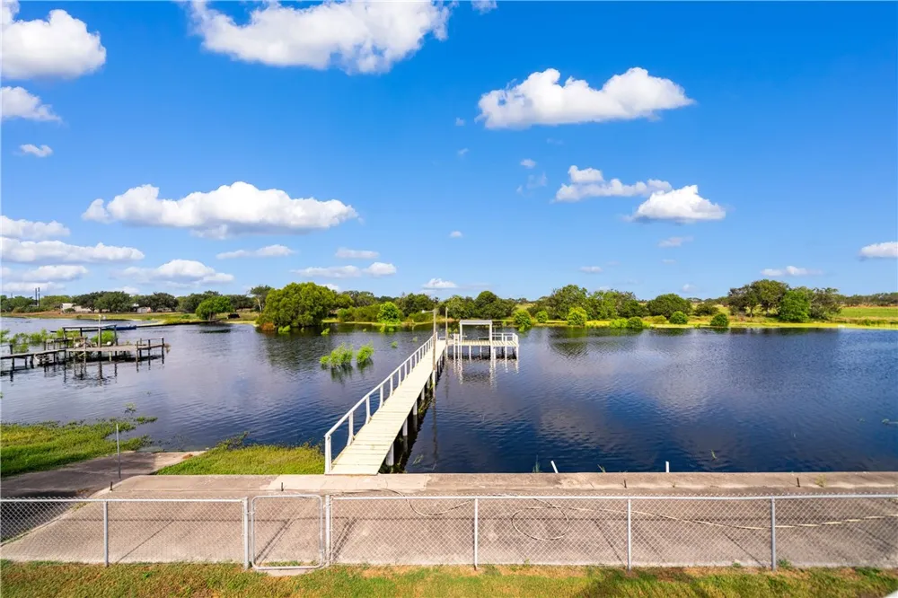 25065 Lakeshore Drive Mathis, TX 78368
