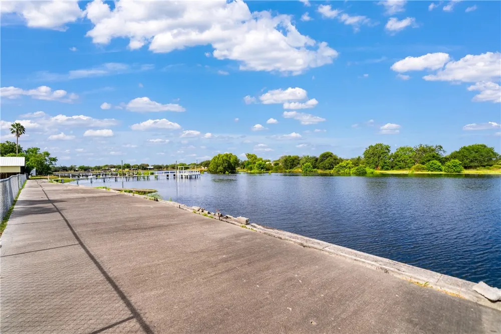25065 Lakeshore Drive Mathis, TX 78368