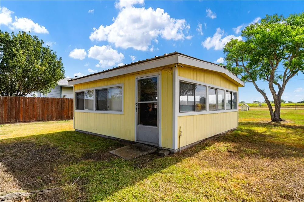 25065 Lakeshore Drive Mathis, TX 78368