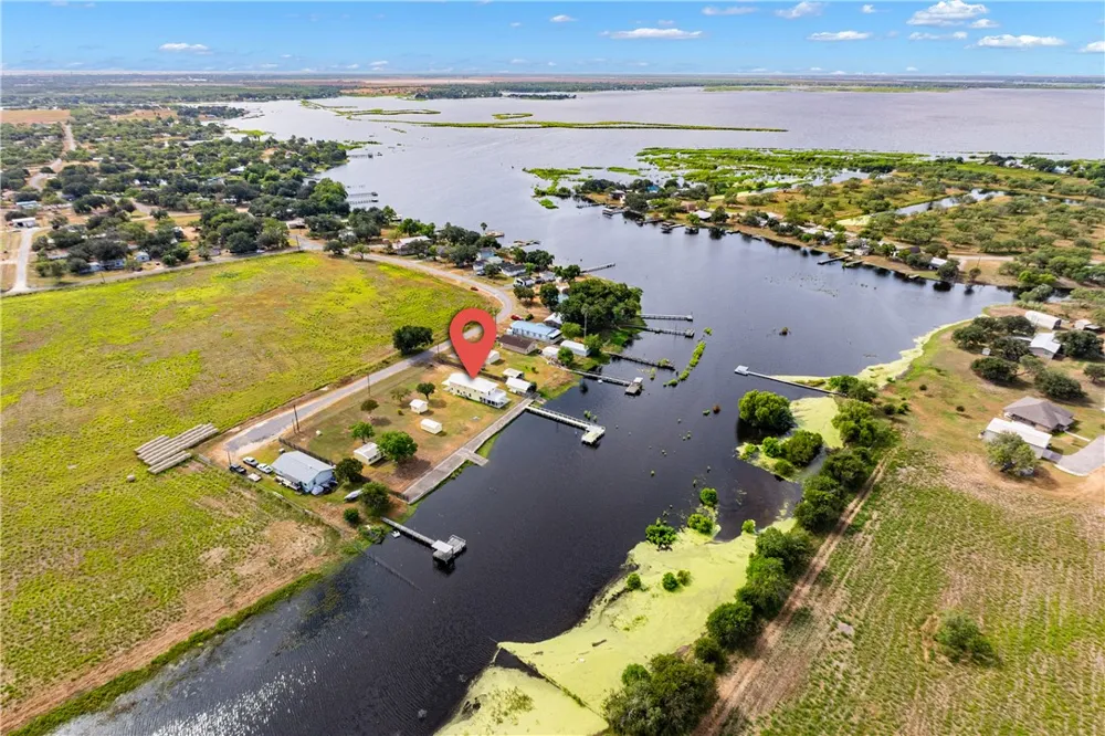 25065 Lakeshore Drive Mathis, TX 78368