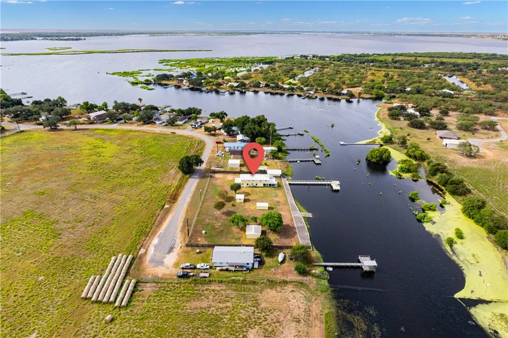 25065 Lakeshore Drive Mathis, TX 78368