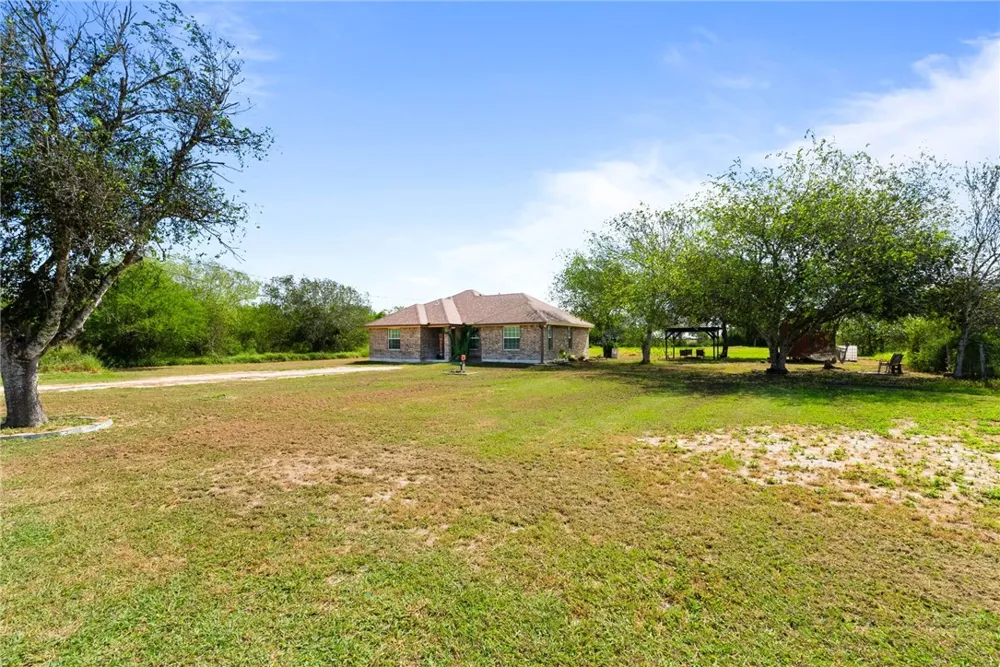 417 County Road 1341 Alice, TX 78332