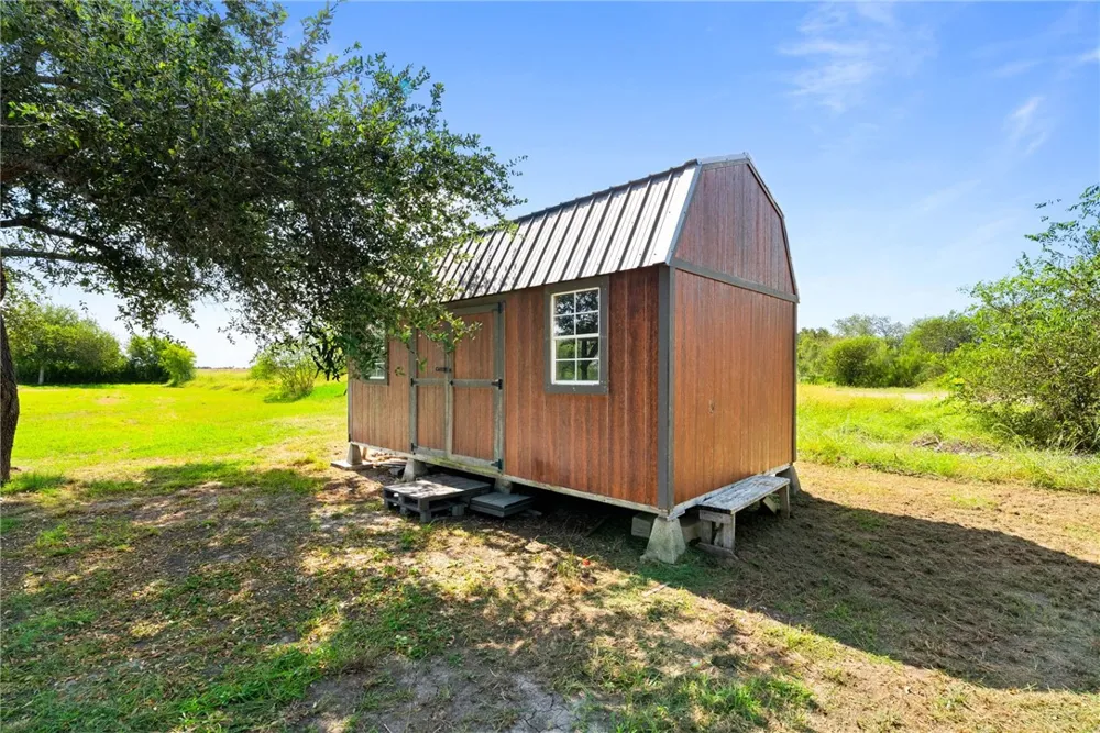 417 County Road 1341 Alice, TX 78332