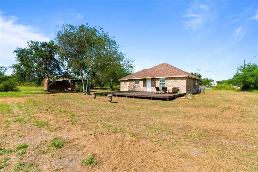 417 County Road 1341 Alice, TX 78332