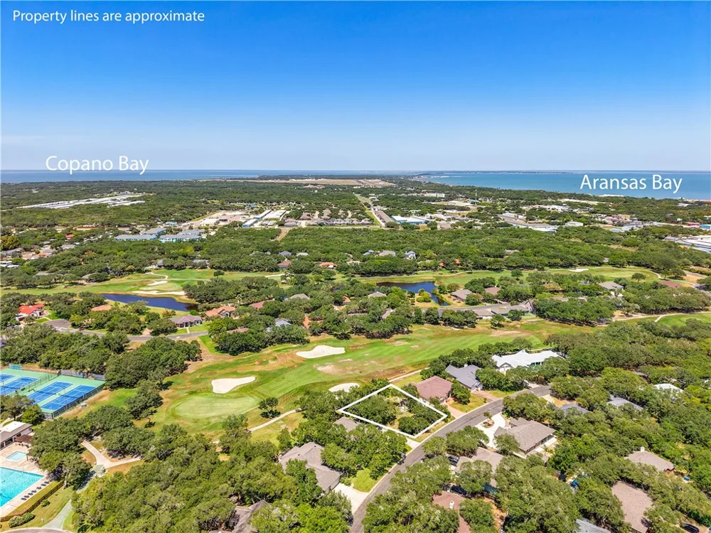 124 Peachtree Drive Rockport, TX 78382