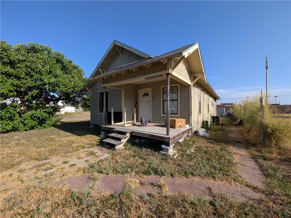 331 E Henrietta Avenue Kingsville, TX 78363