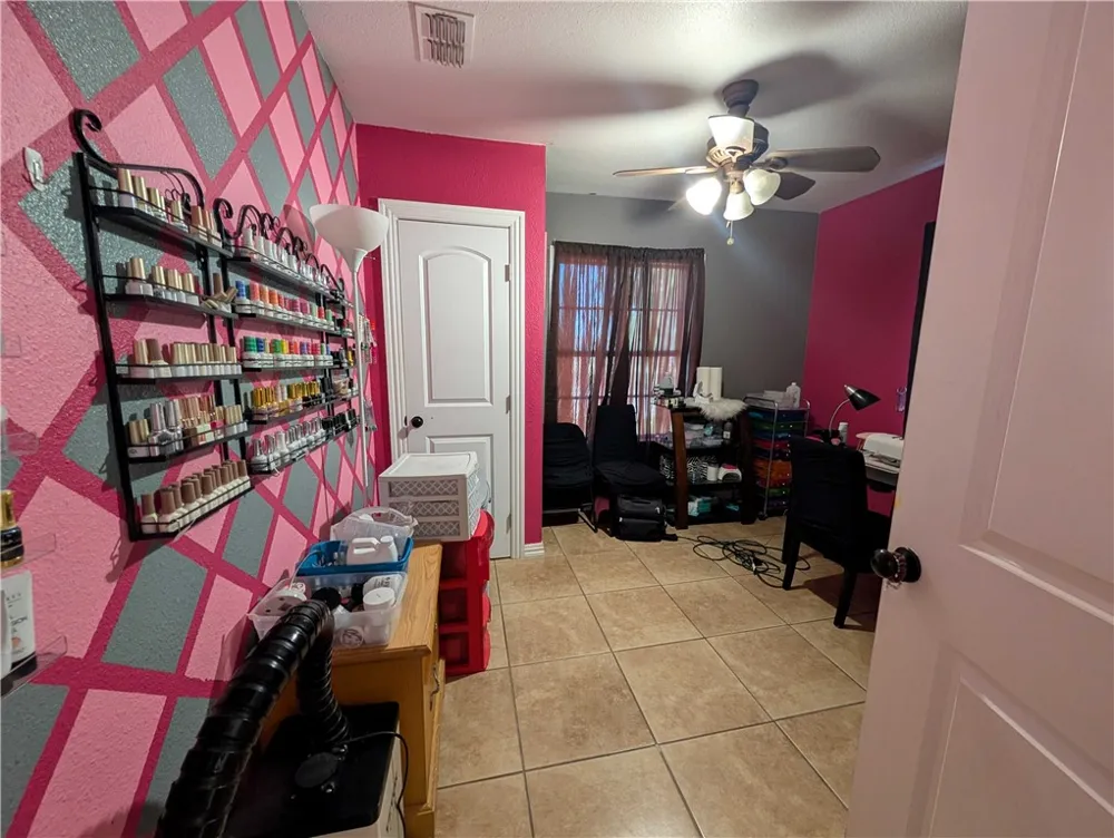 331 E Henrietta Avenue Kingsville, TX 78363