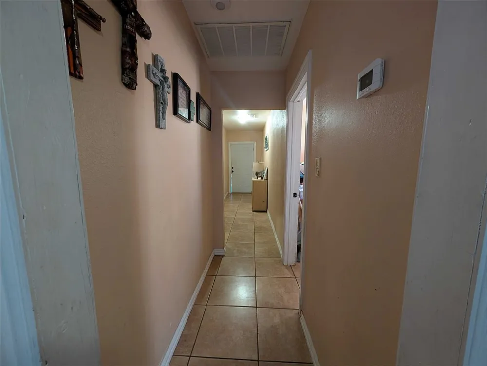 331 E Henrietta Avenue Kingsville, TX 78363