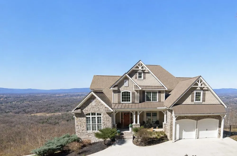 319 Mission Crest Lane Chattanooga, TN 37404
