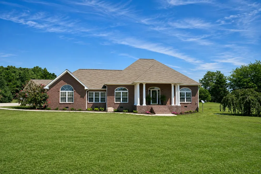 586 Sunset Drive Ider, AL 35981
