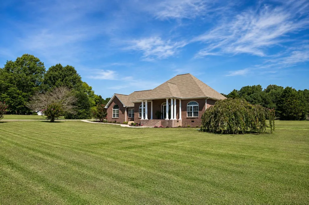 586 Sunset Drive Ider, AL 35981